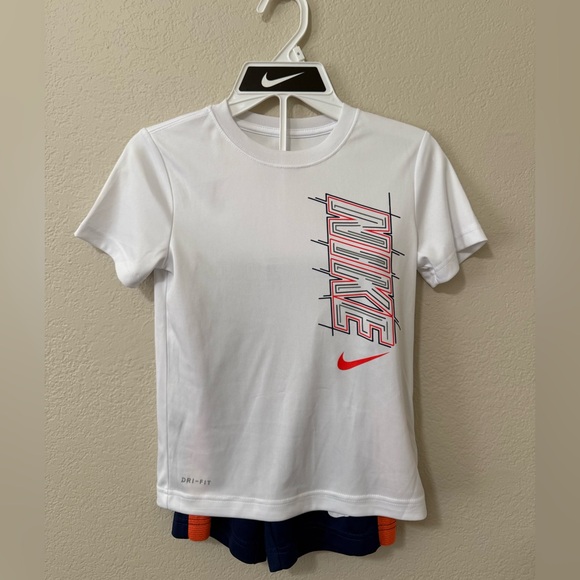 NWOT Boy’s Nike Active Set - Picture 1 of 4